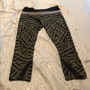 Lululemon Women’s Cropped Leggings